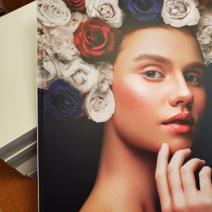 French Touch, reliure dos carré collé